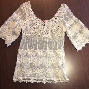Women’s cream lace top